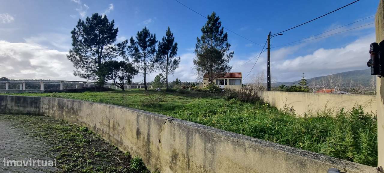 Vivenda Isolada com terreno - Alenquer-11