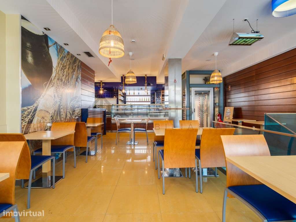 Espaço Comercial de 425m² no Coração de Faro-0