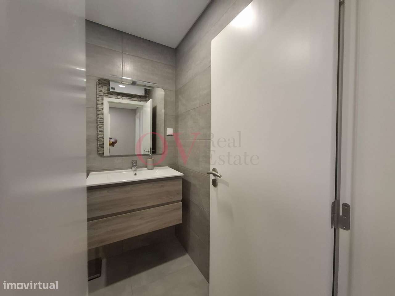 Apartamento T2 na Praia da Barra com 4 varandas e vista de Ria, para v-13