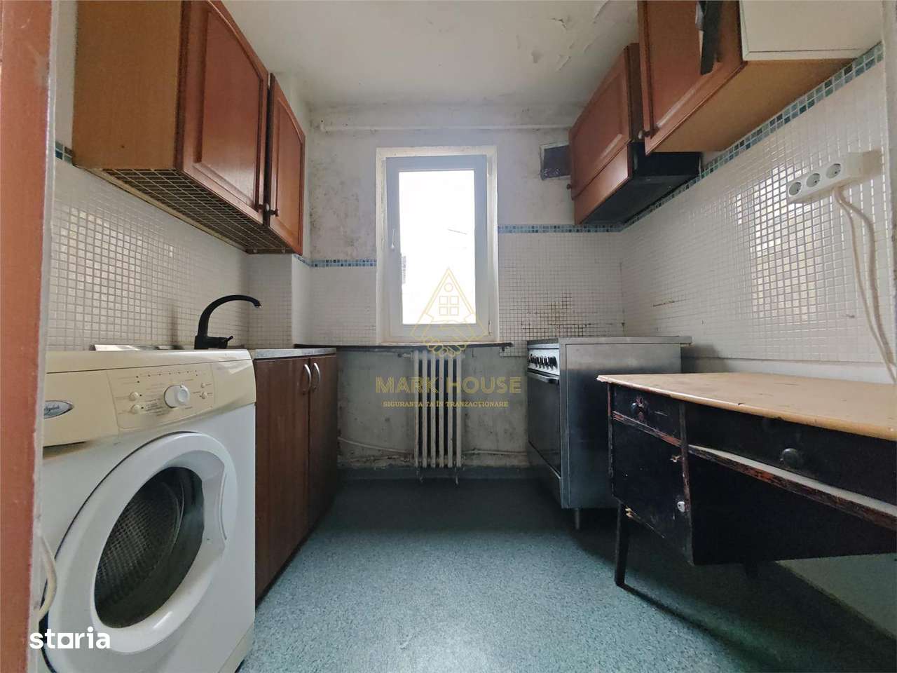 Apartament cu 3 camere de vanzare, zona Milcov-5