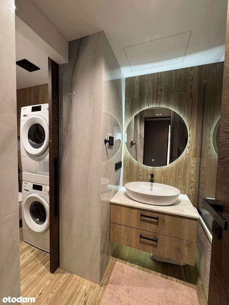 Unique Tower – Esencja Miejskiego Luksusu z Panoramą Warszawy-11