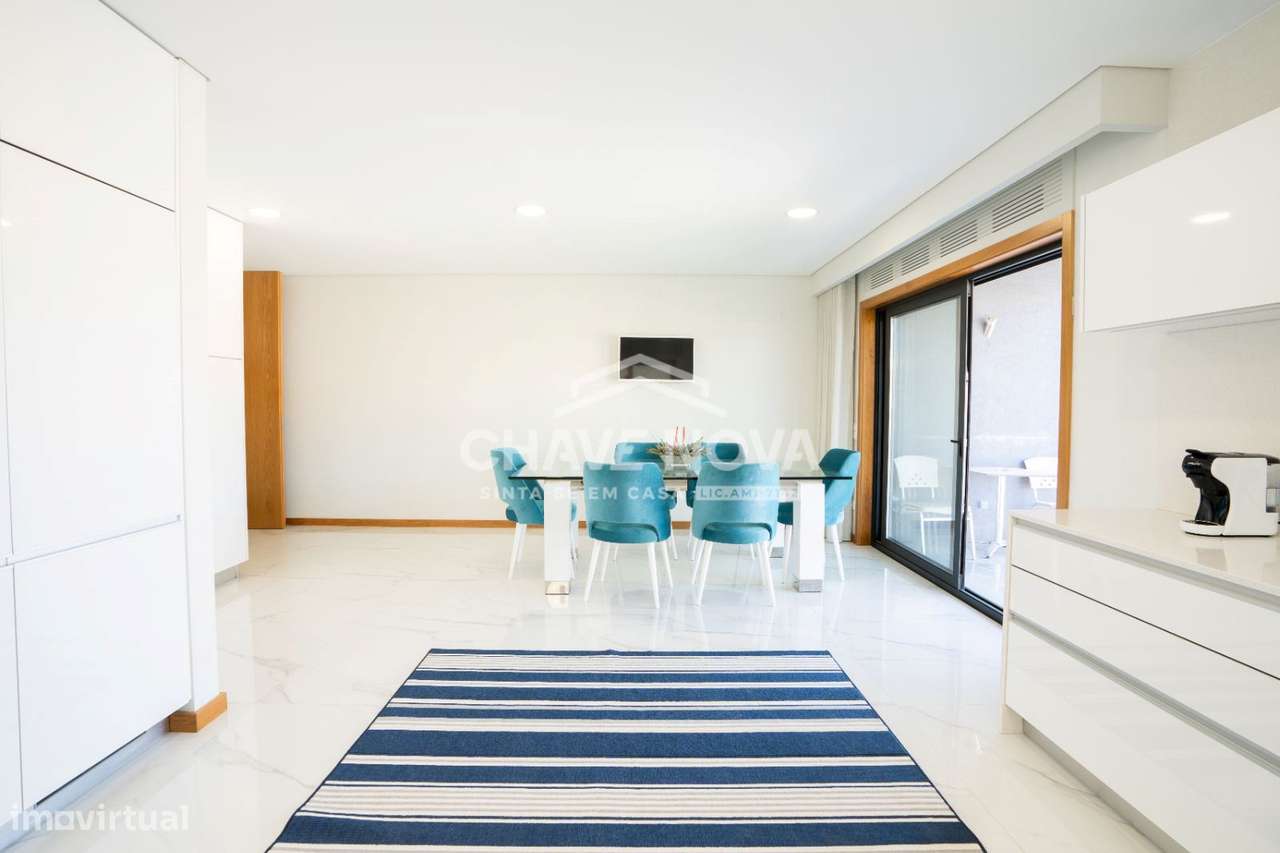 Moradia Geminada V3 Como Nova c/ Garagem Box em Canidelo - Grande imagem: 4/25