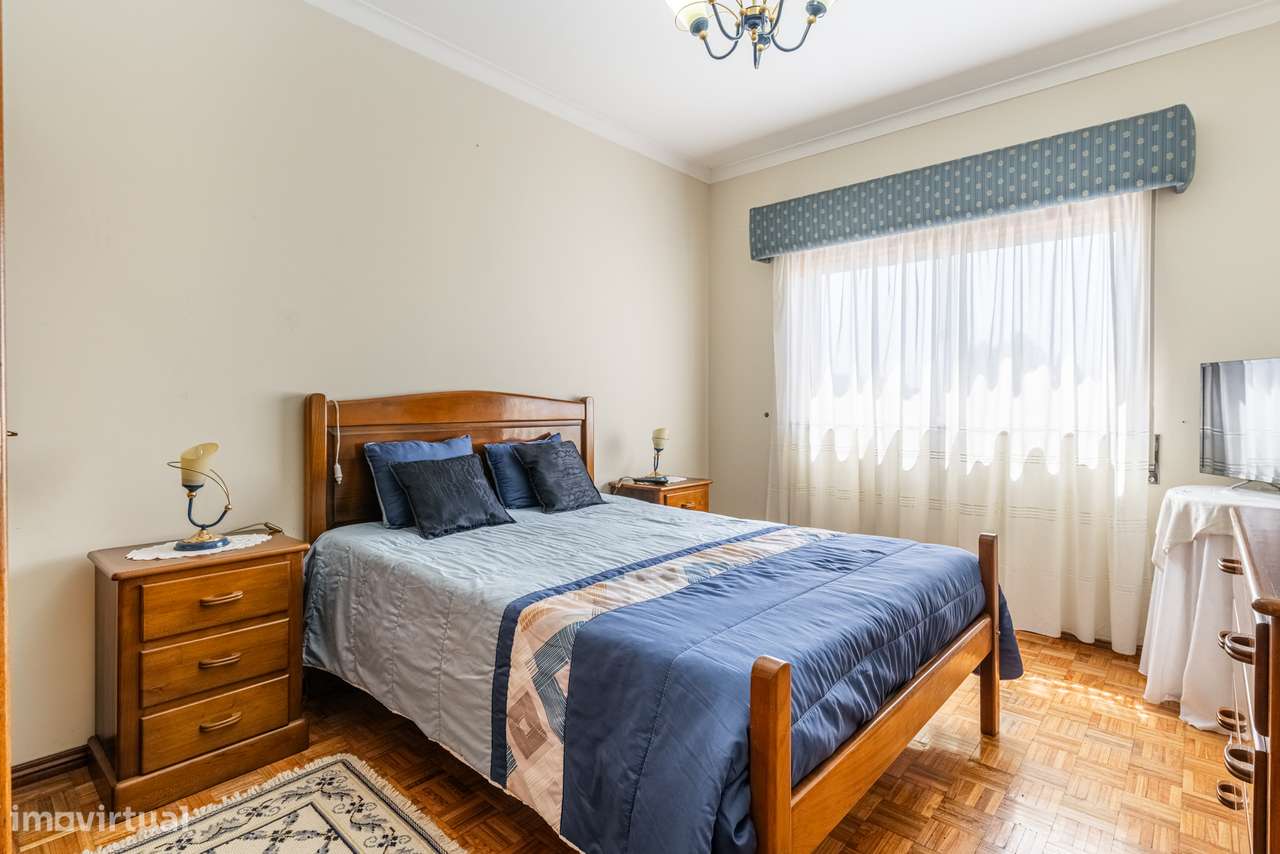 Apartamento T3 Centro da Lixa-12