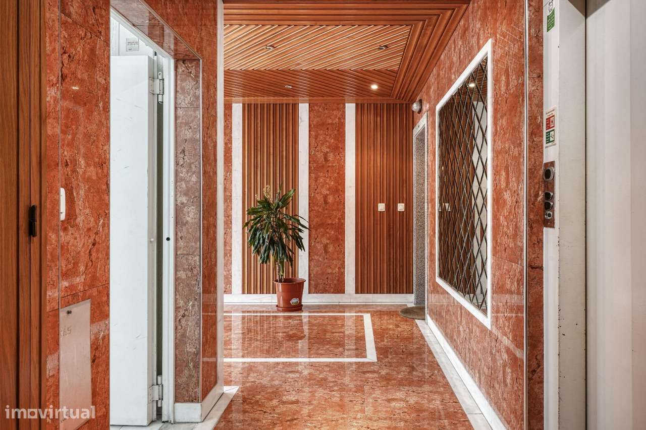 Apartamento T2 com Terraço Incrível || Costa da Caparica-26