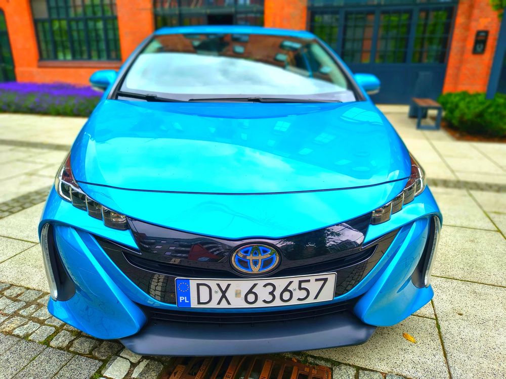 Toyota Prius IV (2015-2023) Hybrid 2022