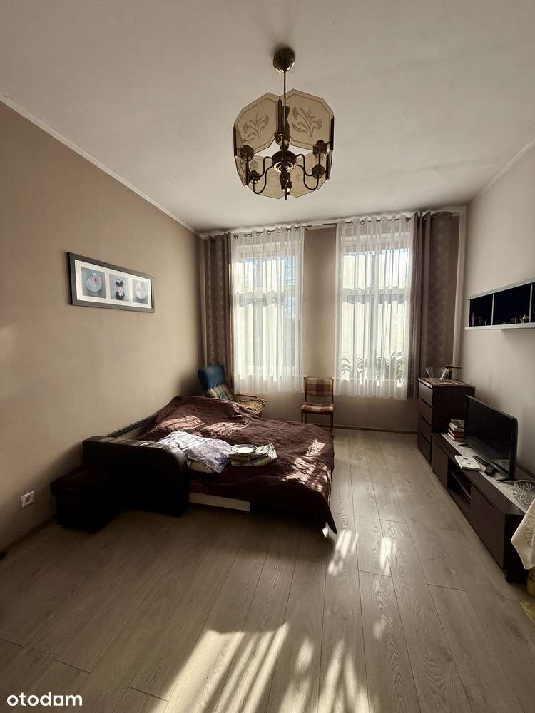 Kawalerka | zadbana kamienica | 1 piętro-1