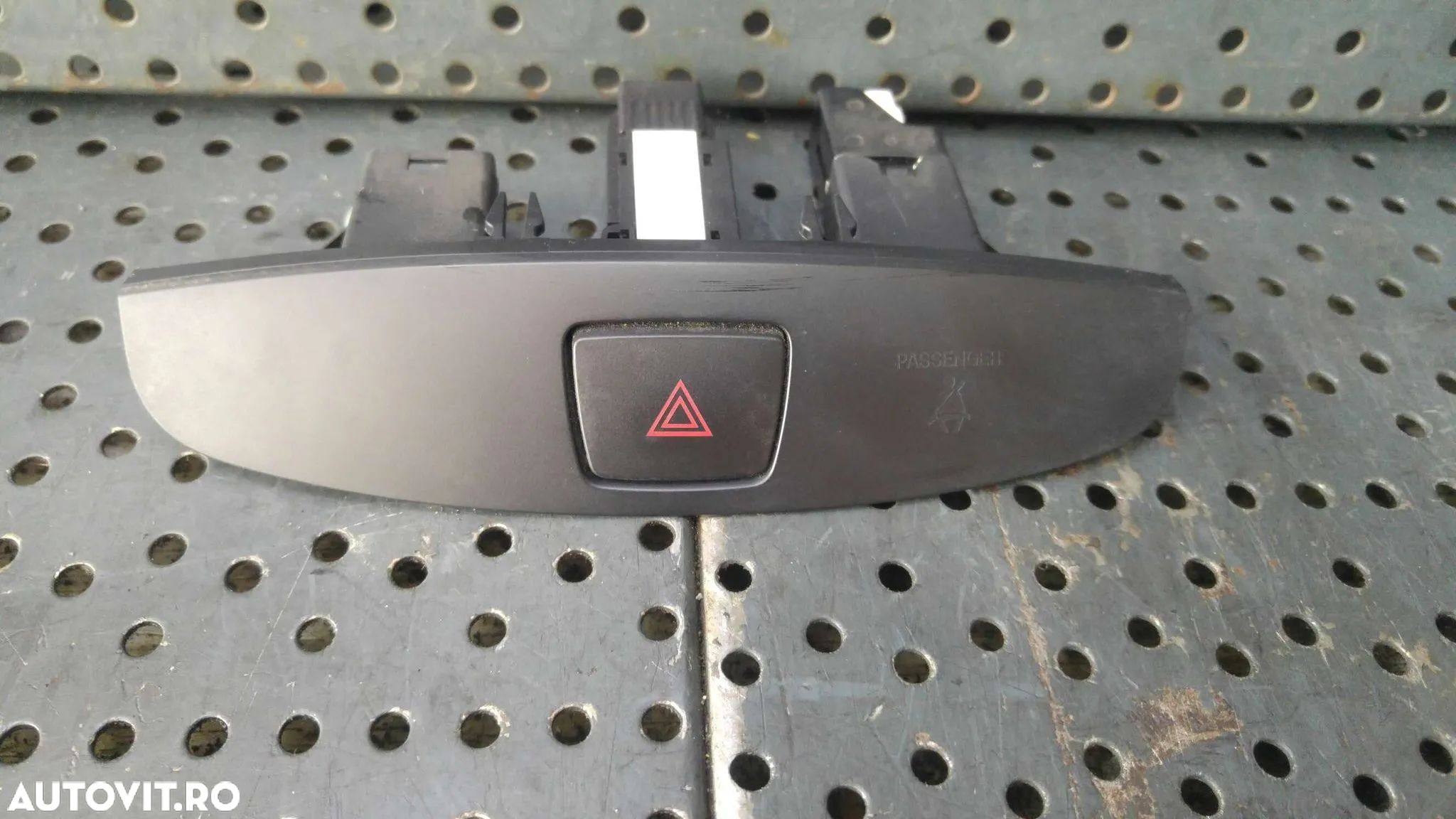 Buton avarii mazda 2 de d651664h0 - 1