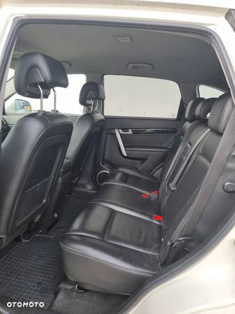 Chevrolet Captiva 2.2 d LTZ - 37