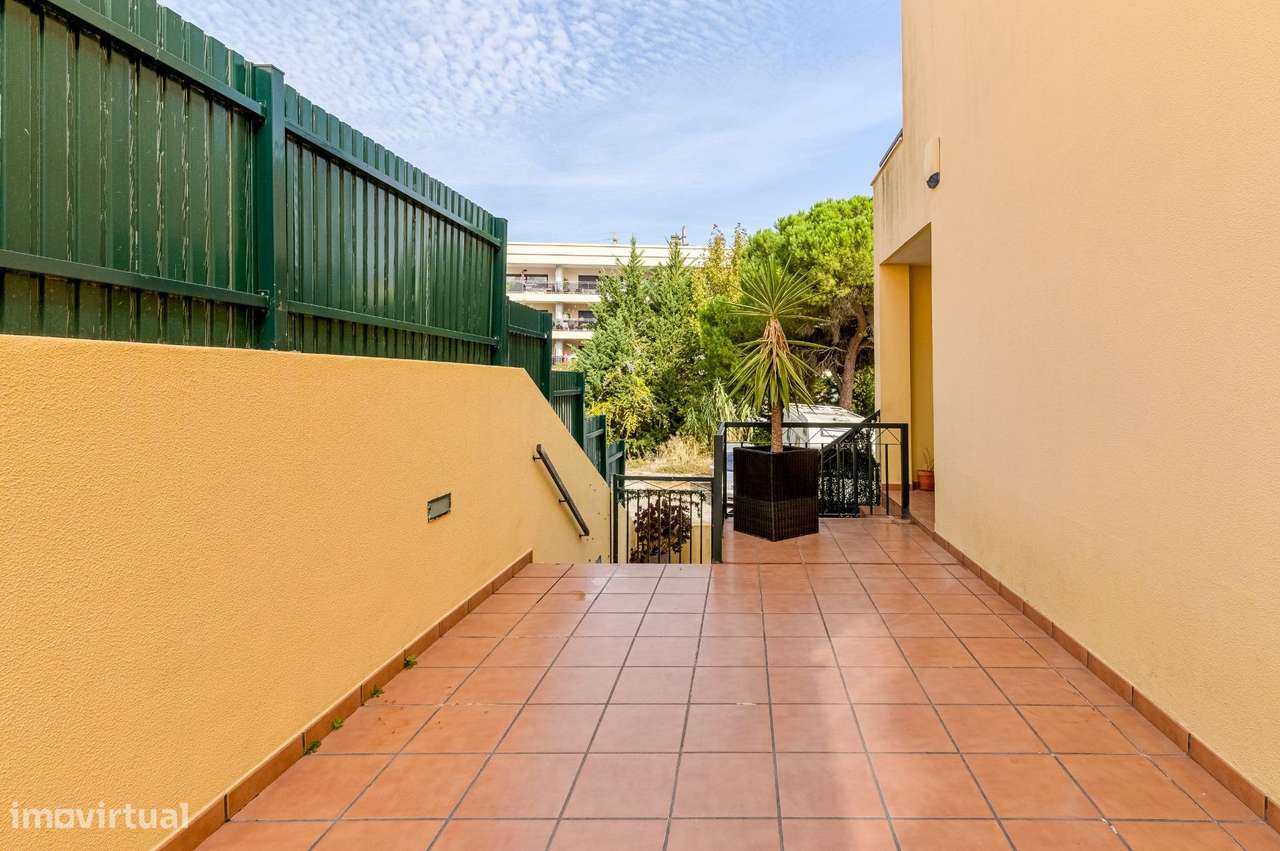 MORADIA ISOLADA T5 NA PÓVOA DE SANTA IRIA-26