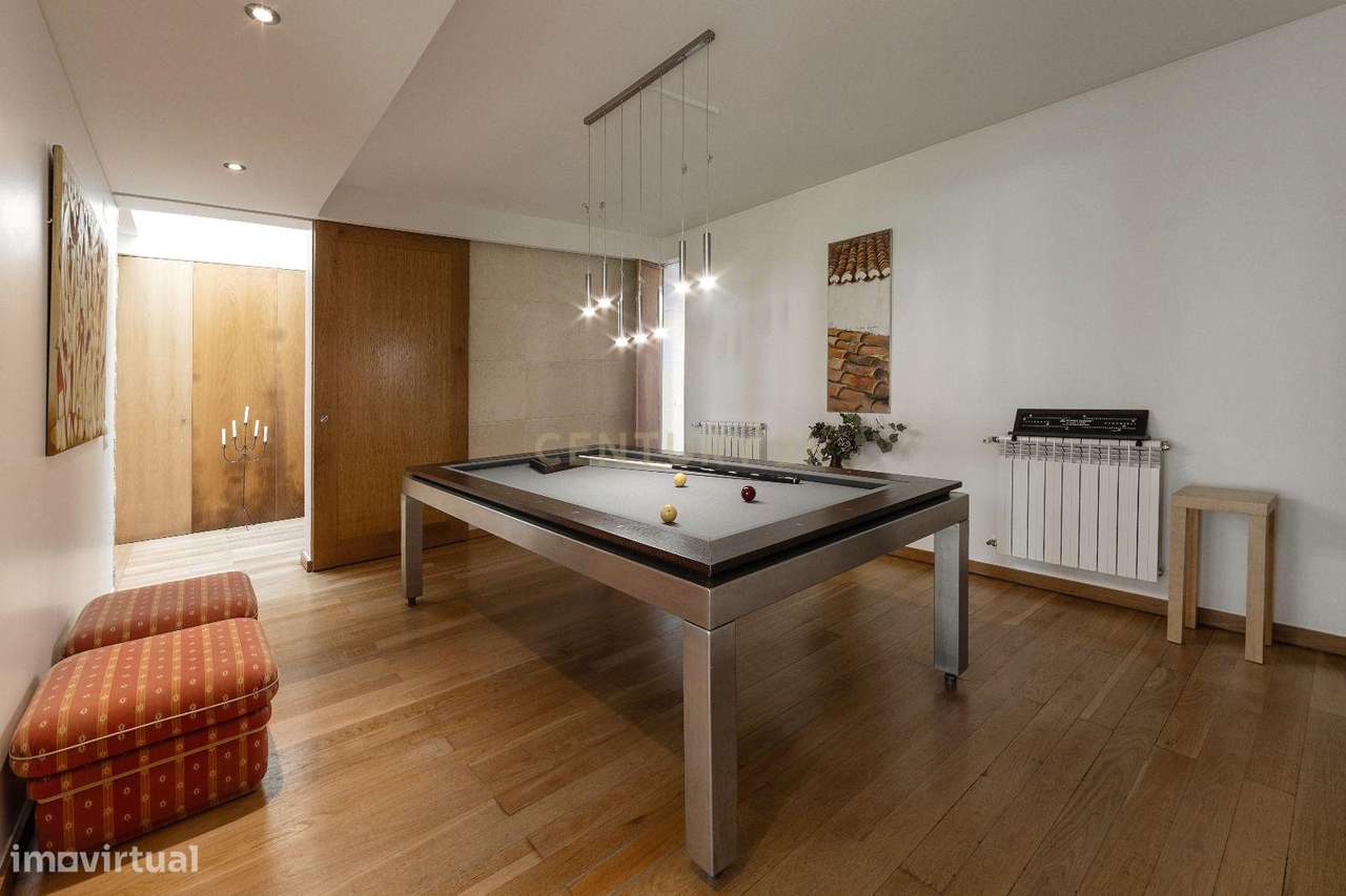 Vila T6 com piscina com área de terreno de 2895 m² na Praia d'el Rey-32