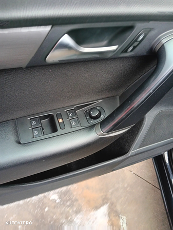 Volkswagen Passat 1.6 TDI BlueMotion Technology Comfortline - 8