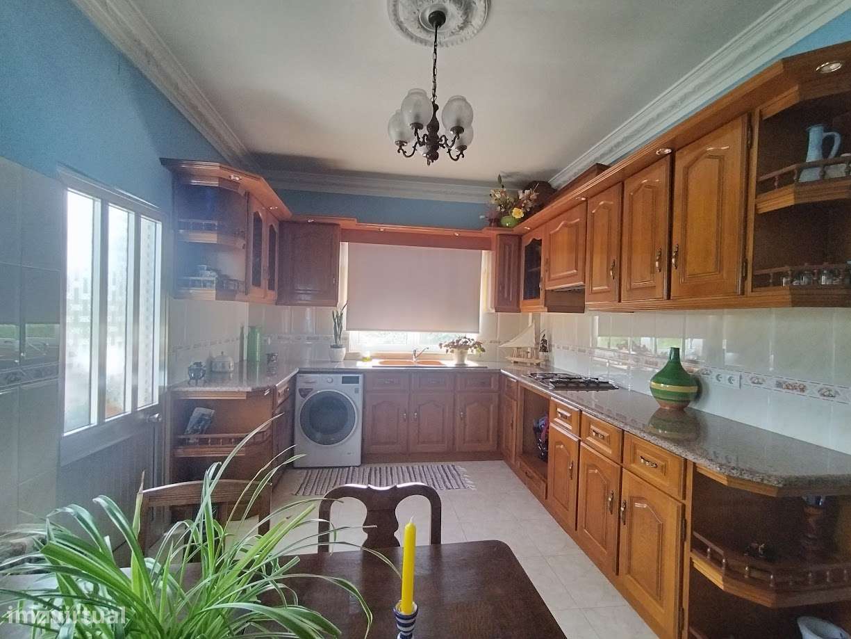 Moradia T4 / Armazém /Churrasqueira / Jardim / Quintal / Espite / Ouré - Grande imagem: 5/47