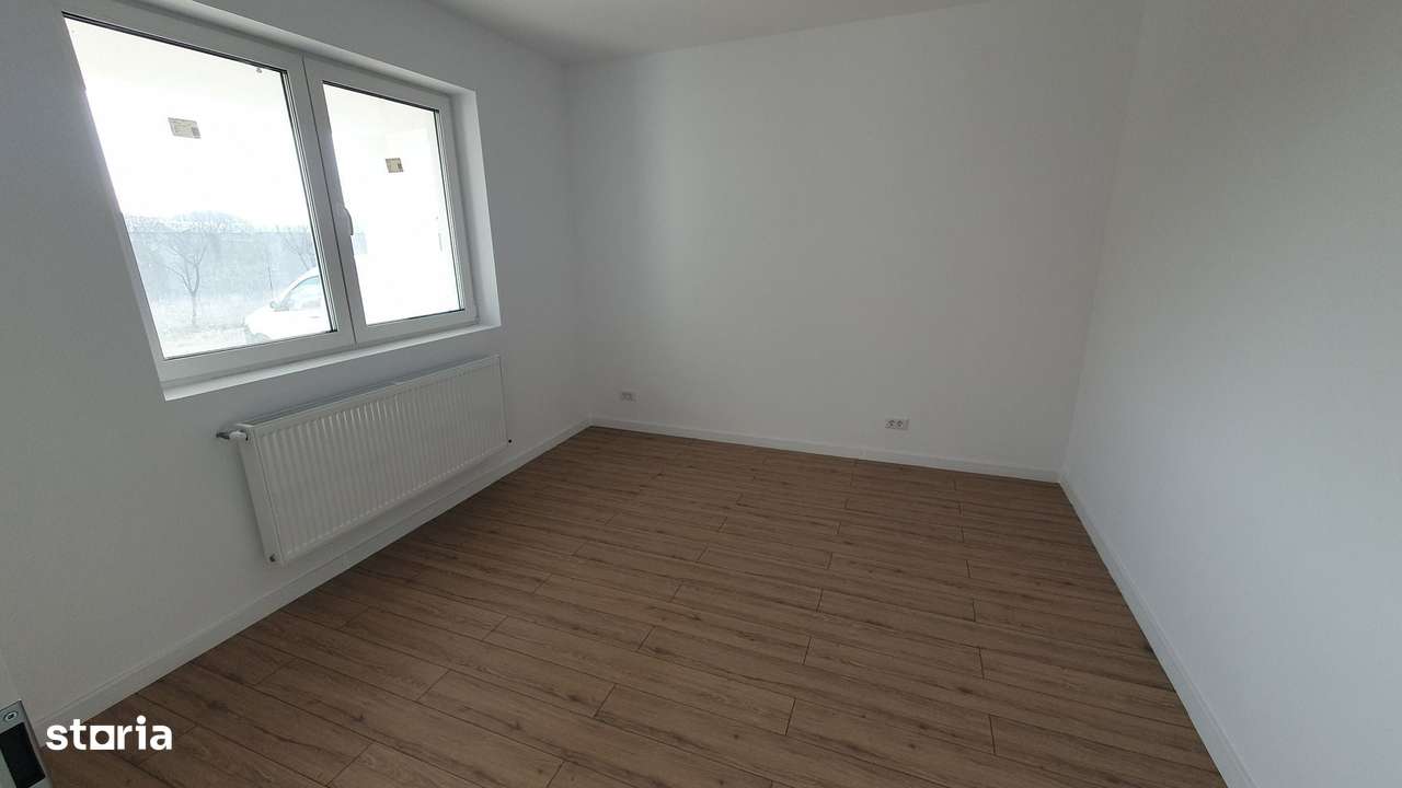 Casa dintre lacuri, Crevedia, cartier nou.-9