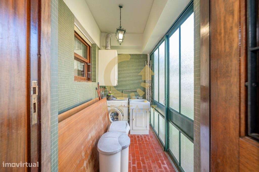 Moradia T5 com piscina e amplo terreno na Avenida de Francelos | Vila-40