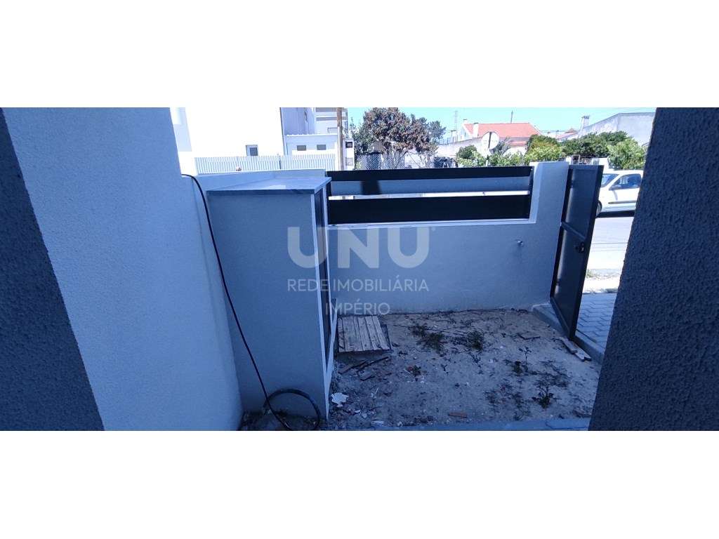 MORADIA PREMIUM TRIPLEX 5 ASSOALHADAS em Fernão Ferro 3 WC-40