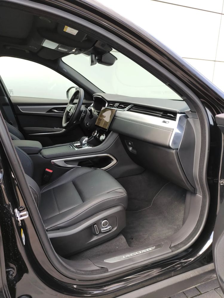 Jaguar F-Pace 2.0 Benzyna 250 KM — zdjęcie 3