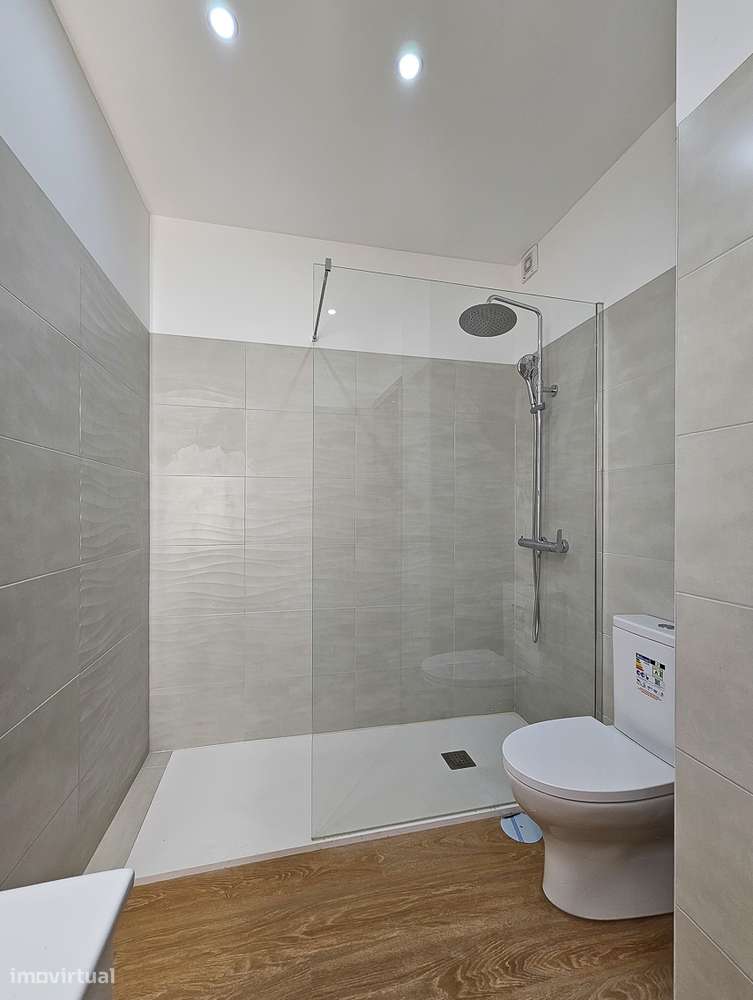 Apartamento Familiar Remodelado: Conforto e Comodidade na Sua Nova Cas-36