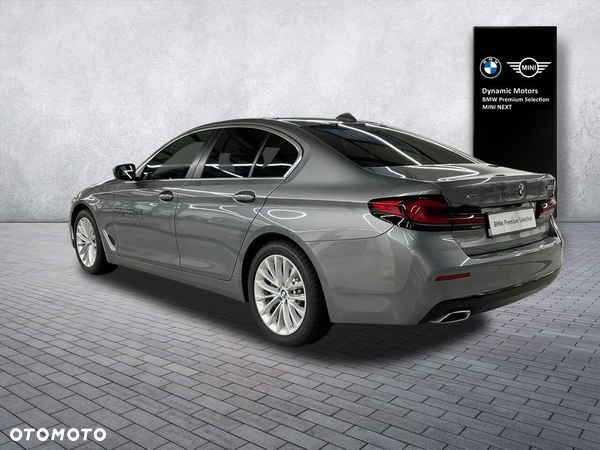 BMW Seria 5 520d xDrive mHEV - 3