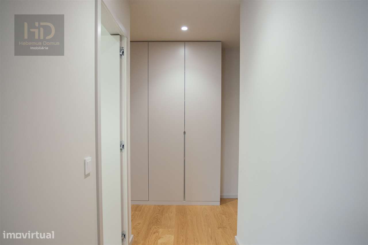 Apartamento T4 com vistas de mar e rio-11