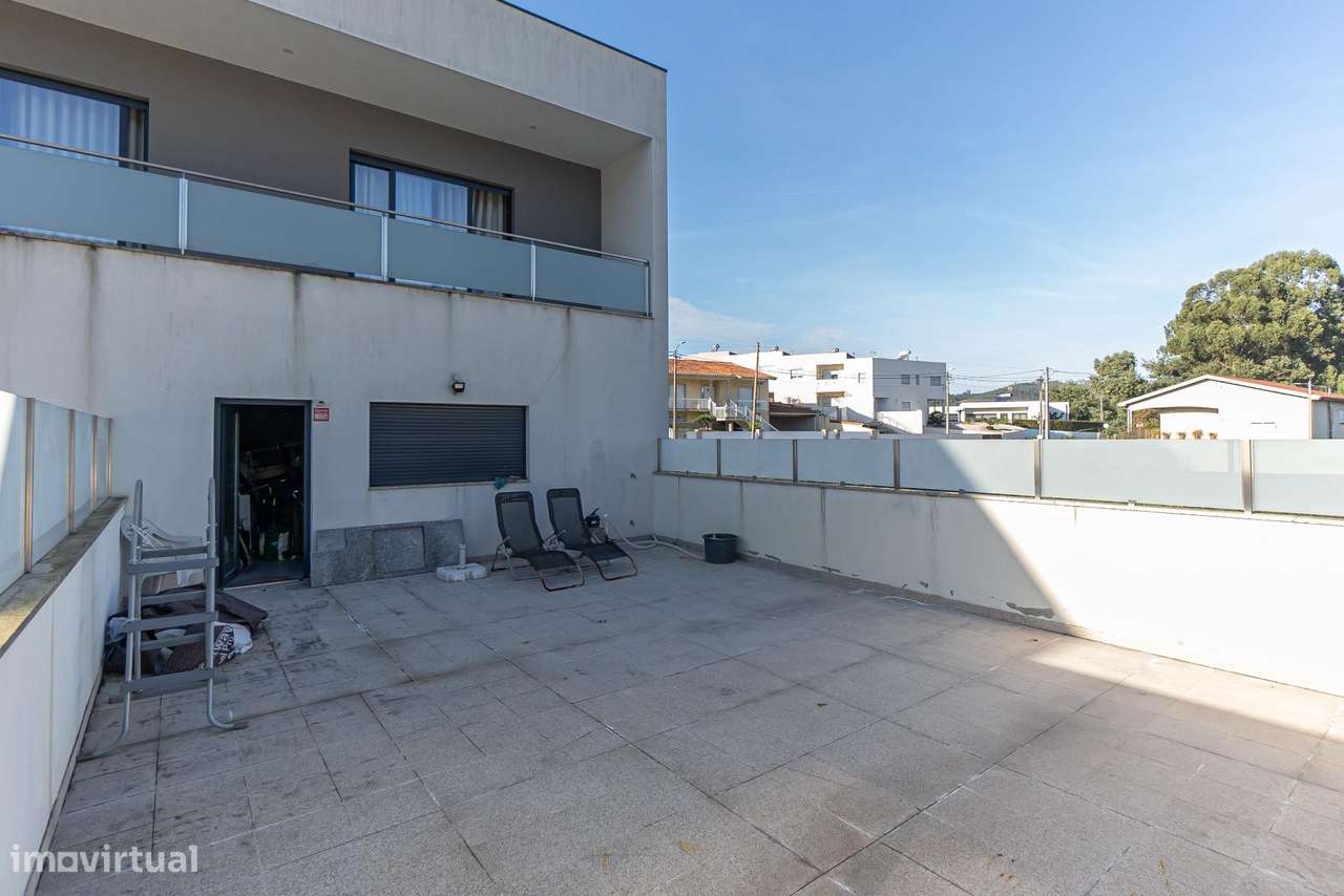 Moradia T3 em Lousada | Terraço e Garagem-41