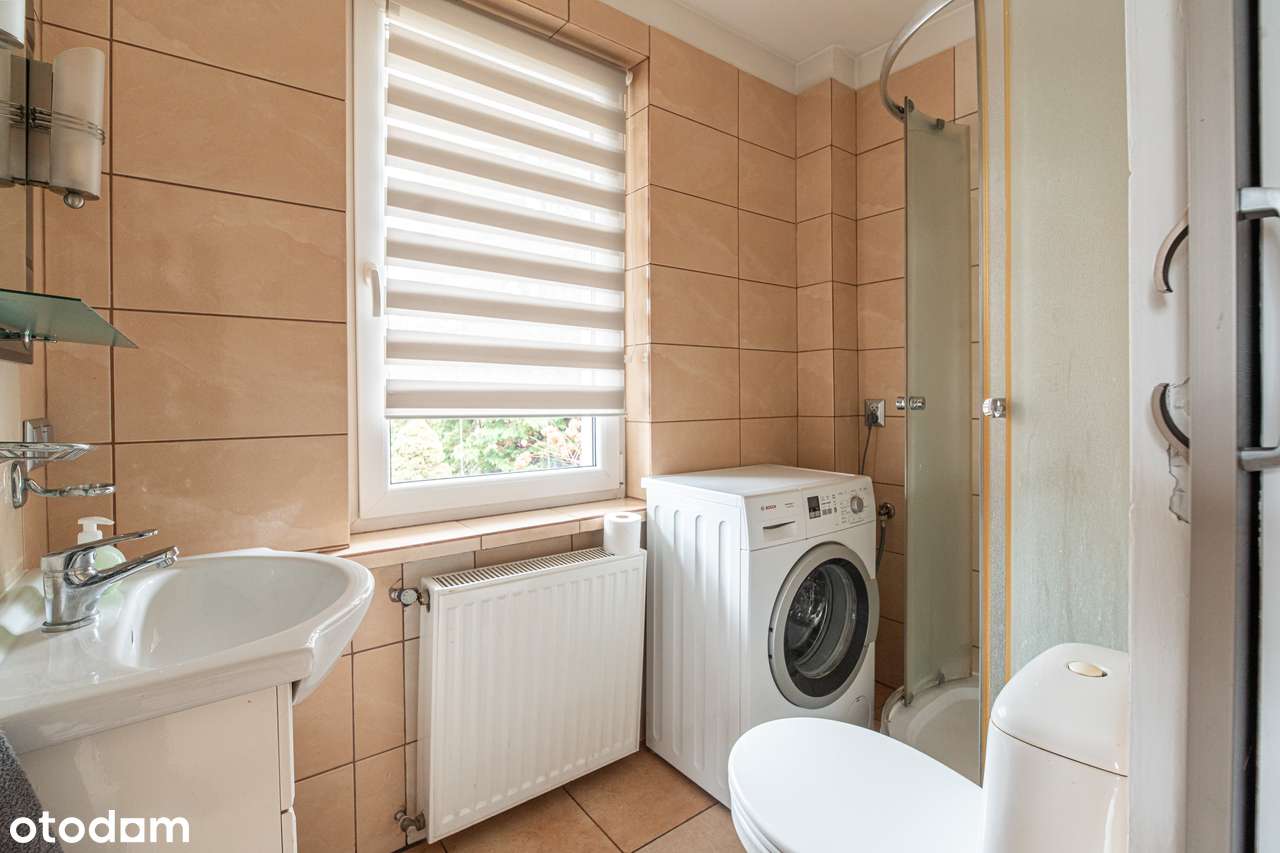 mały biały kameralny domek-15