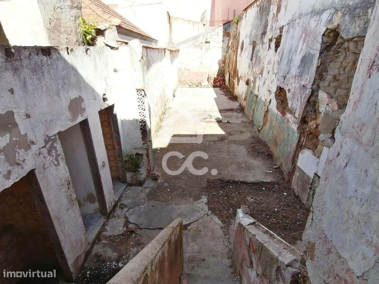 Oportunidade imperdível no centro da Vila do Bombarral.-16