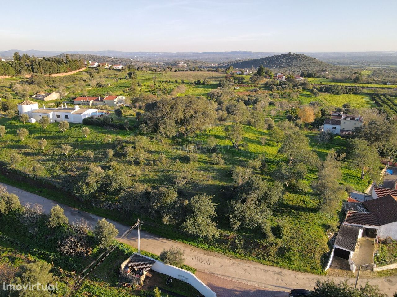 Terreno de 1660m2 em malha urbana, São Bartolomeu de Messines