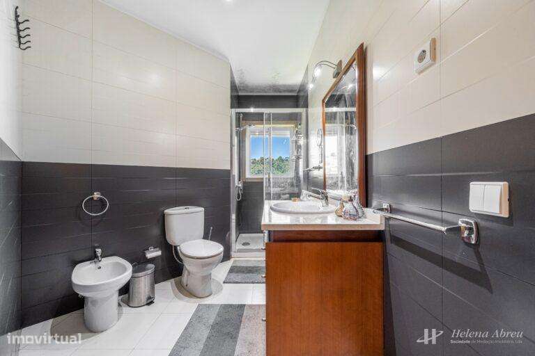 Apartamento T4 Recuado Centro de Felgueiras-20