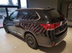 Mitsubishi Outlander 2.0 Invite + 2WD - 5