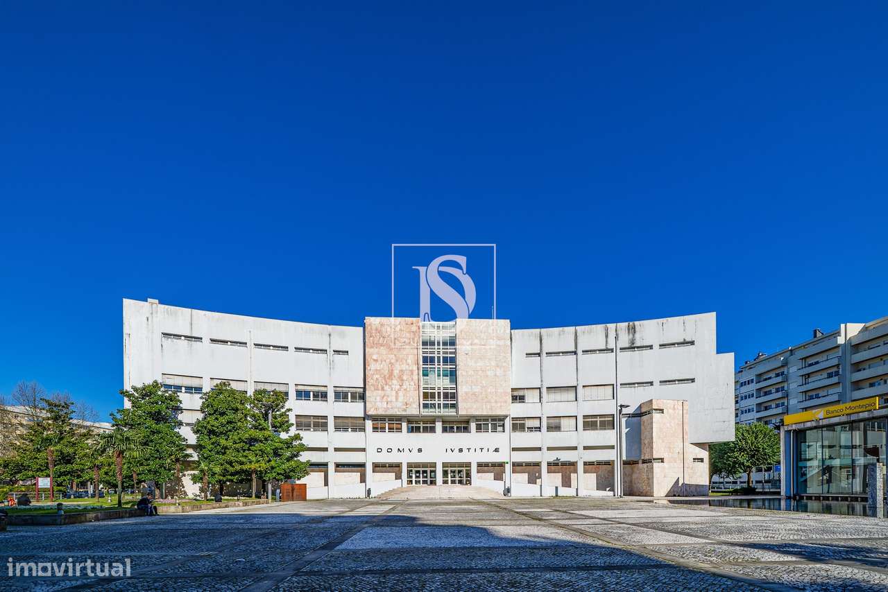 Loja 141m2 na Praça da Justiça, em frente ao Tribunal, Braga - Grande imagem: 3/34