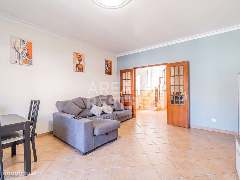 Moradia Geminada T3 com Garagem, Excelentes Áreas e Localização Pri...-6