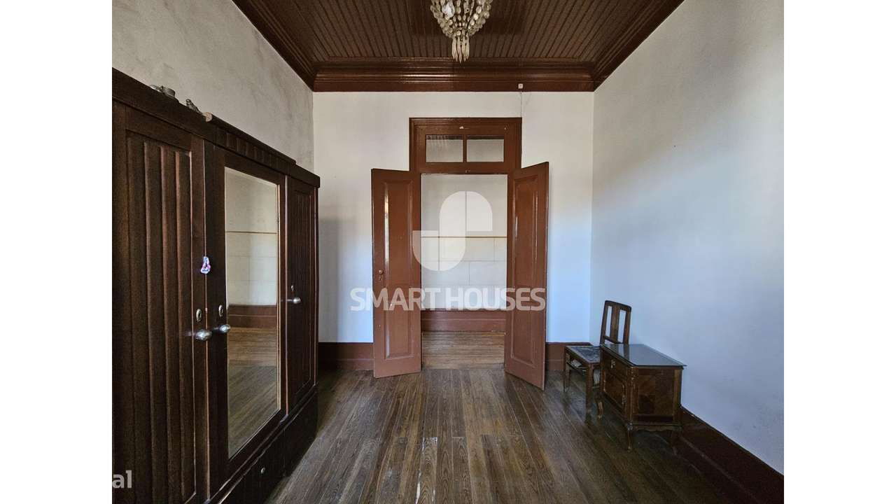 Moradia T4+T2 Pombeiro c/ terreno-9