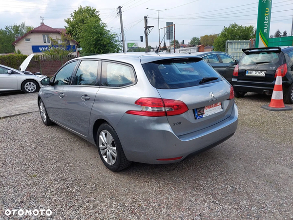 Peugeot 308 - 8