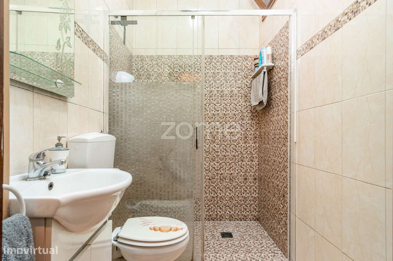 Moradia T1 + 1 Azambuja com Espaço Comercial-17