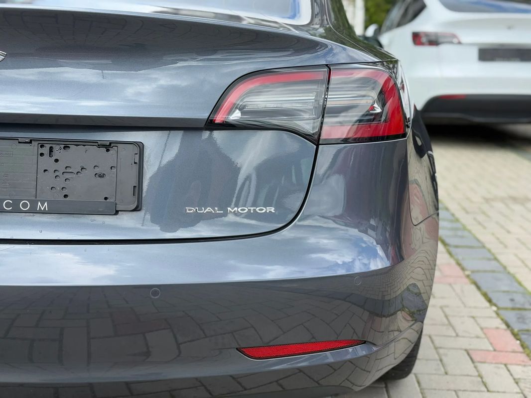 Tesla Model 3 Langstreckenbatterie Allradantrieb Dual Motor - 16
