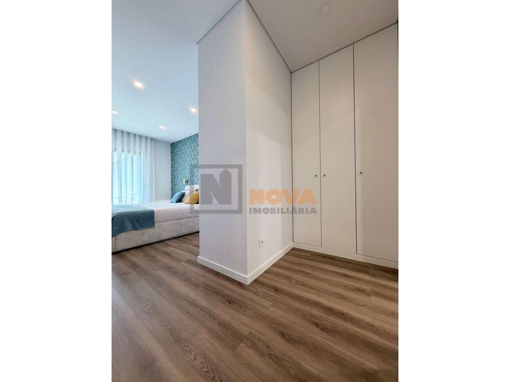 T3 Último Piso em Famões | 165 m² | Domótica | Classe A | 2 Lugares...-19
