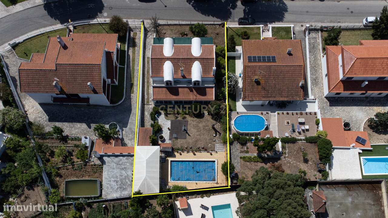 T4 +1 com jardim, piscina e garagem-49