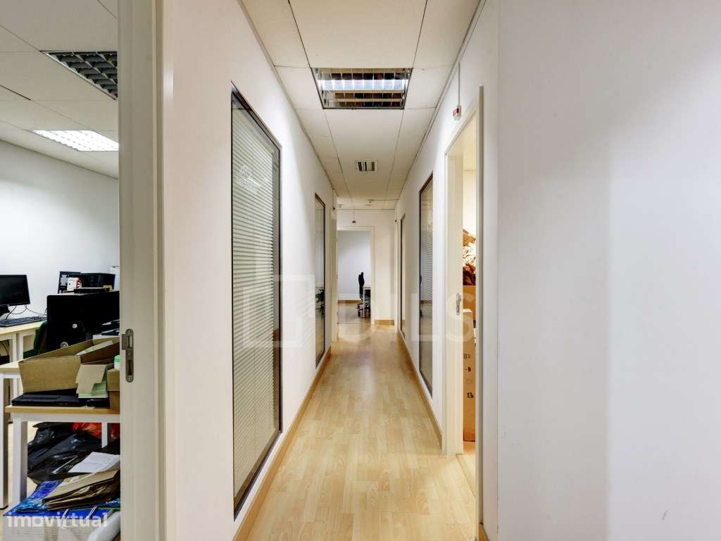 Loja para arrendar, na Rua da Junqueira, no Restelo, Belém - Grande imagem: 5/20