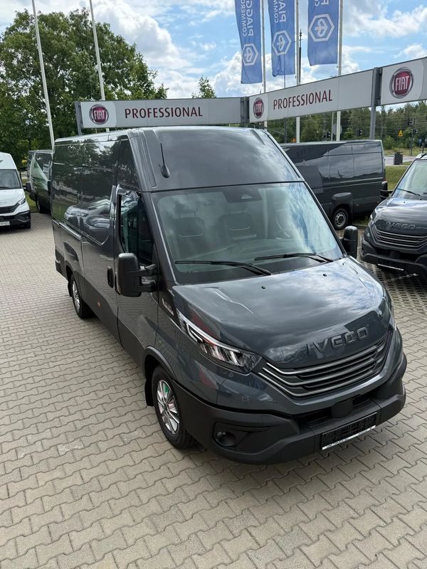 Iveco DAILY 35S18A8HV 12M3 AUTOMAT OKAZJA OD RĘKI OKAZJA ! 35S18A8HV 3 litry Automat ZF 176 KM L3H2 SZARY