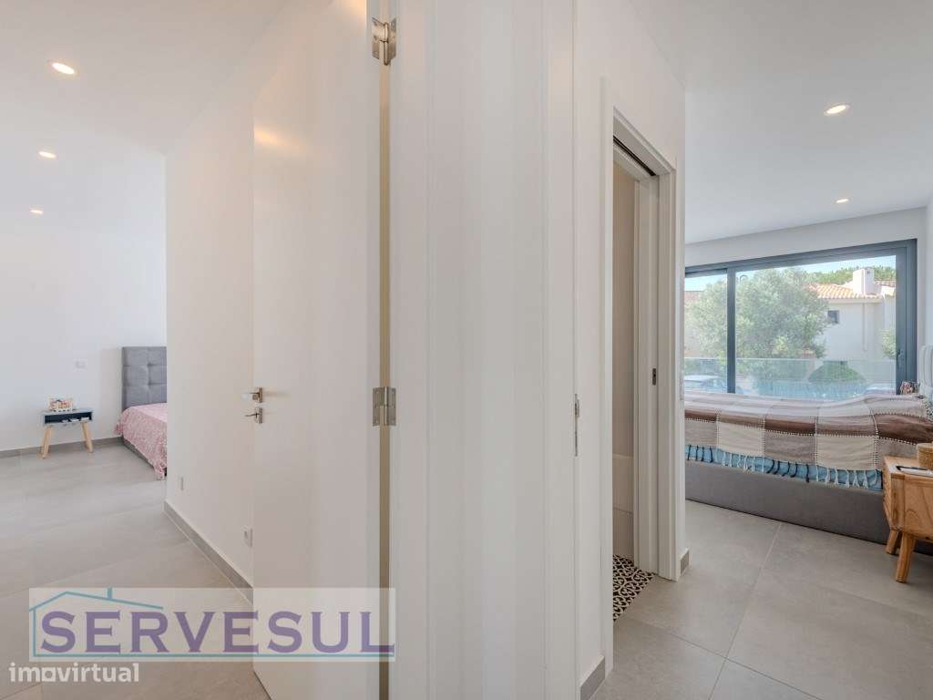 Moradia Moderna Geminada composta por 4 quartos e piscina privada, ...-27