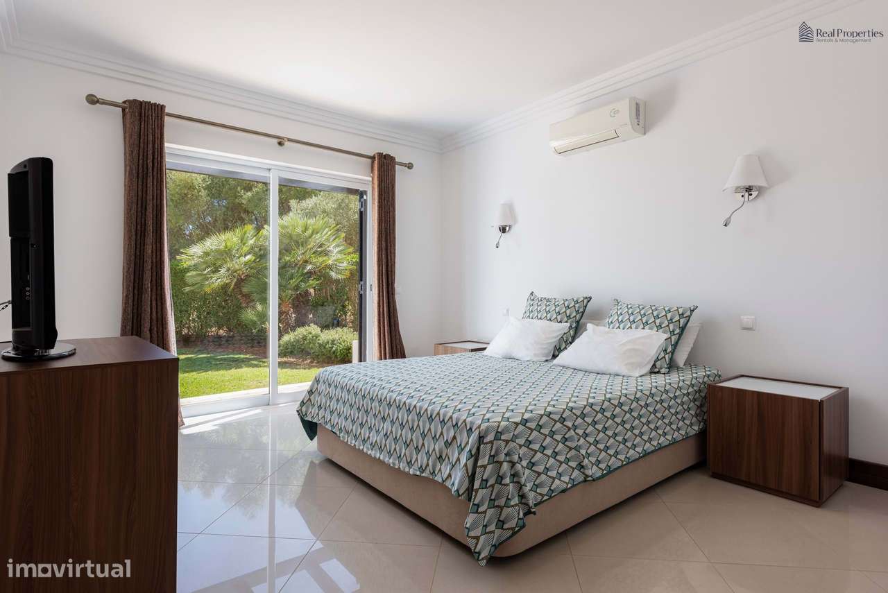 Moradia Térrea T4 Isolada em Albufeira – Um Refúgio de Luz, Conforto e-12