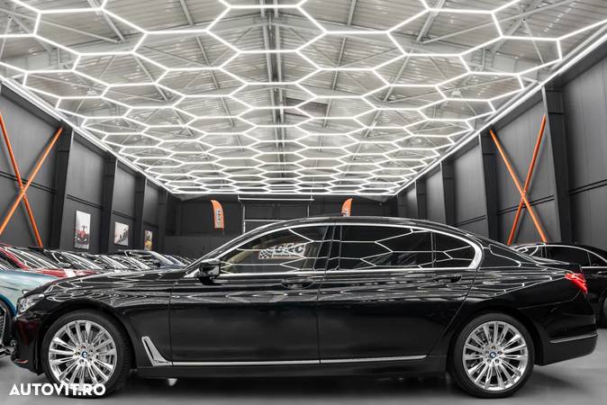 BMW Seria 7 750Li xDrive - 9