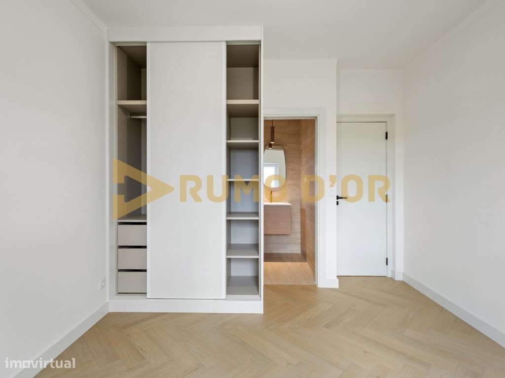 Exclusivo T2 com Vista Mar em Santa Cruz Elegância, Conforto e Loca...-10