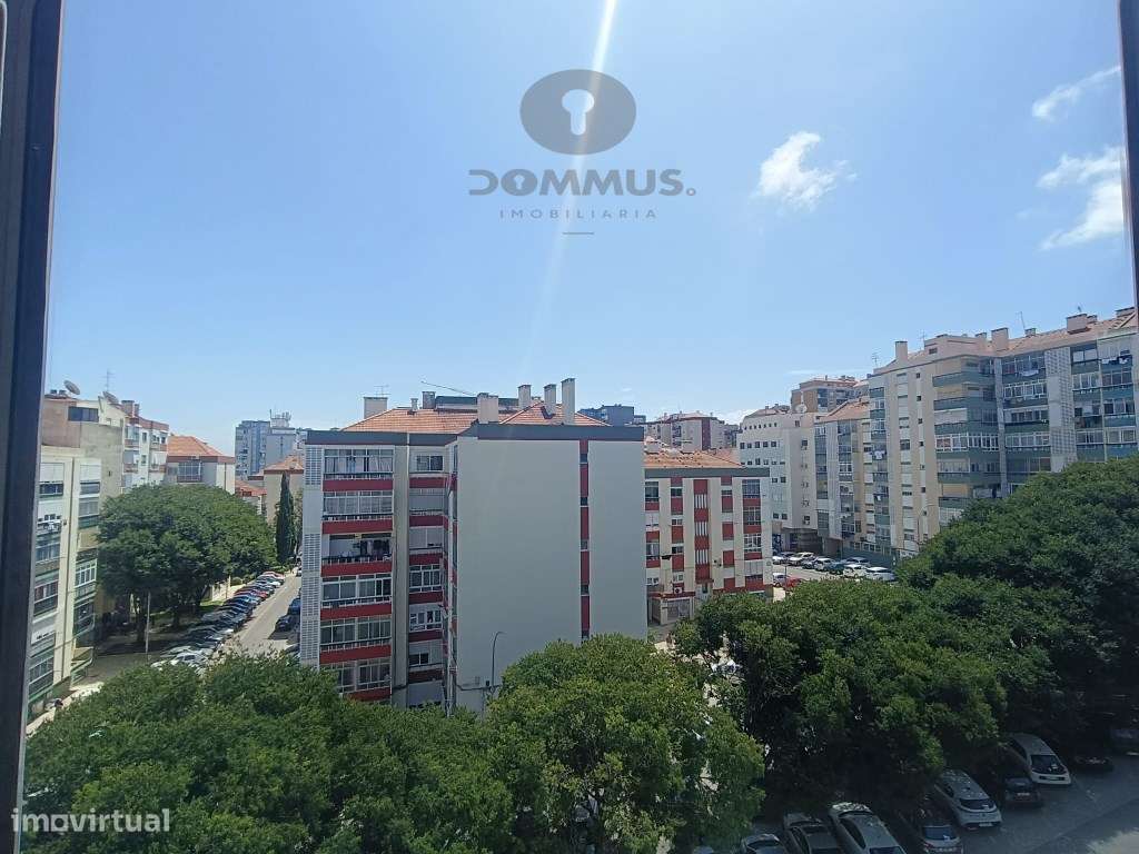 Apartamento T1 na Amadora Totalmente Remodelado-7