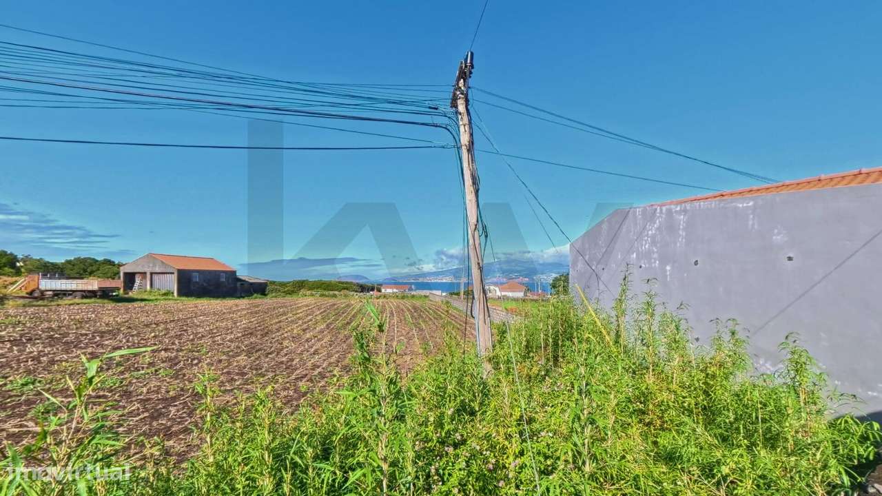 Moradia T3 para Reabilitar na Madalena do Pico - Grande imagem: 5/19