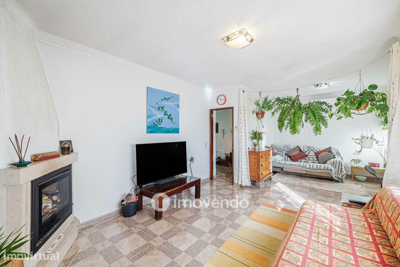 Moradia T3 mais Anexo T1 e Anexo T0 independentes, em Barcarena-6