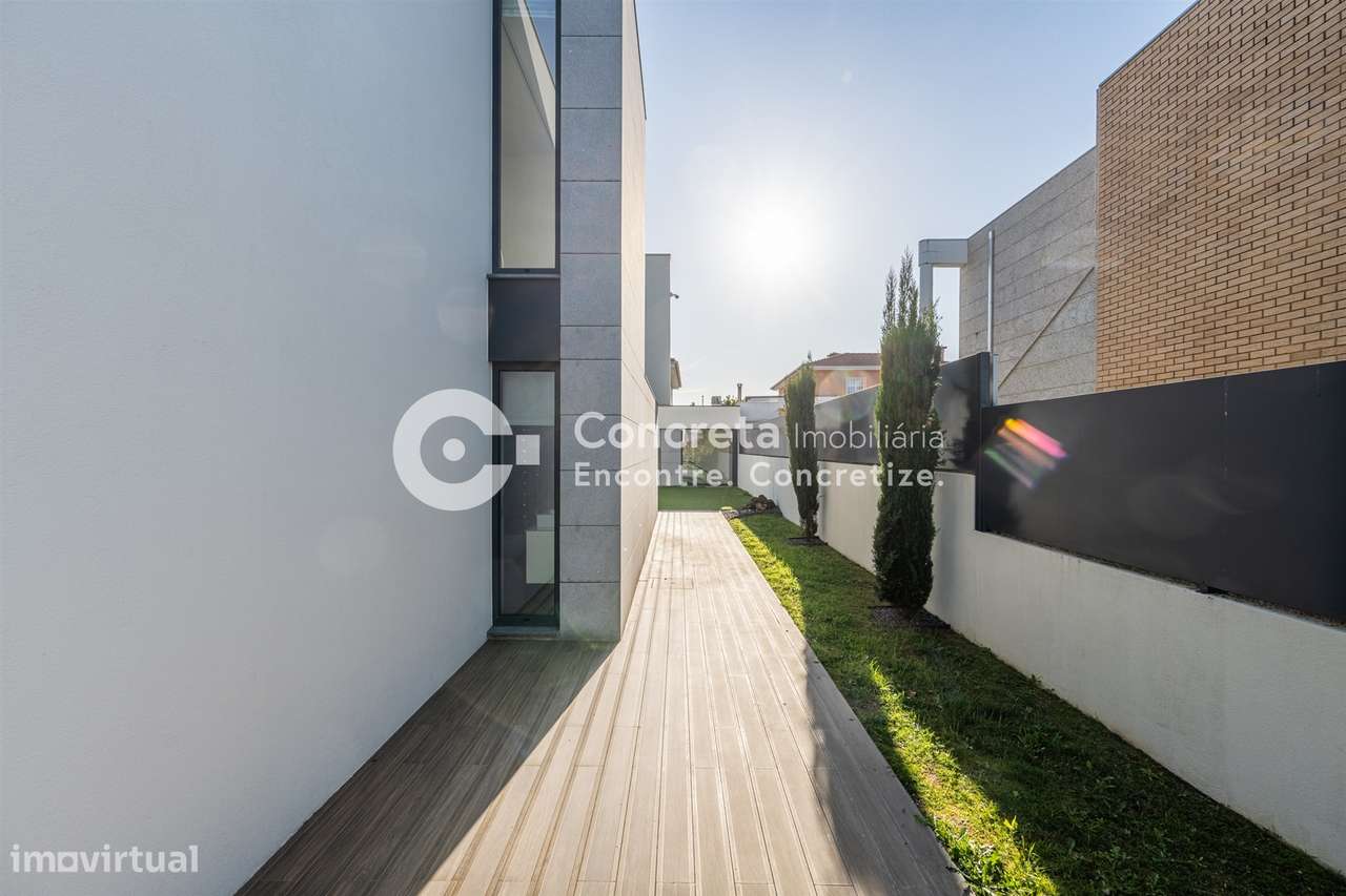 Moradia T3 com piscina interior em Tamel S. Veríssimo, Barcelos-43