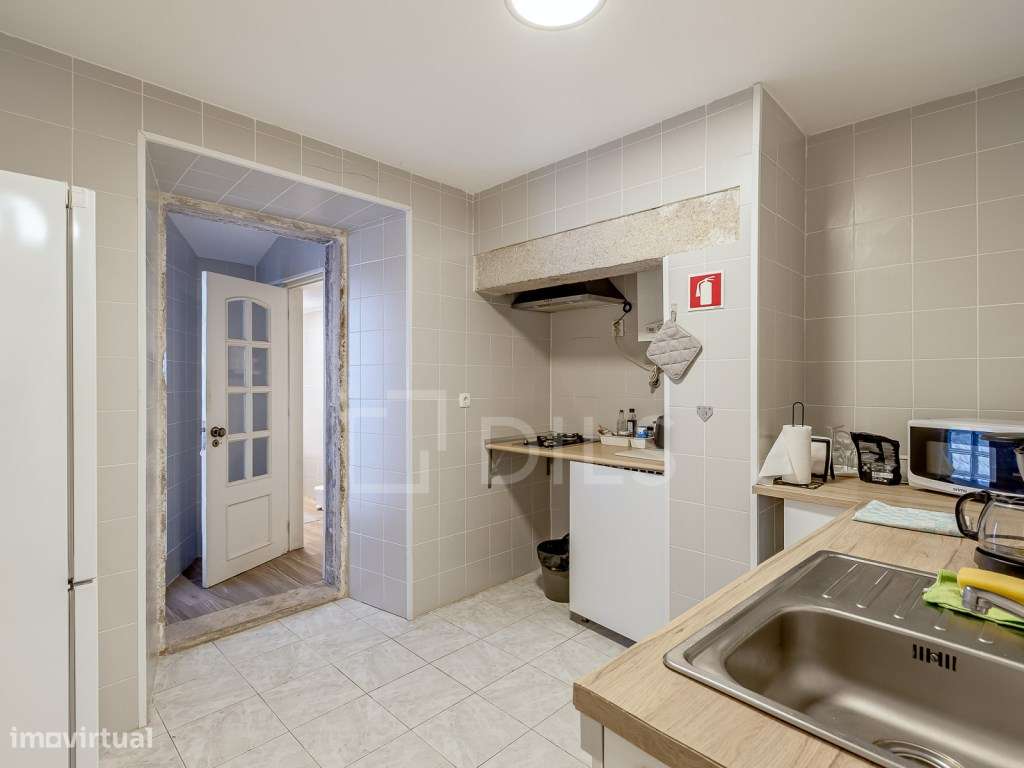 Prédio para reabilitação junto à Bica, Lisboa-6