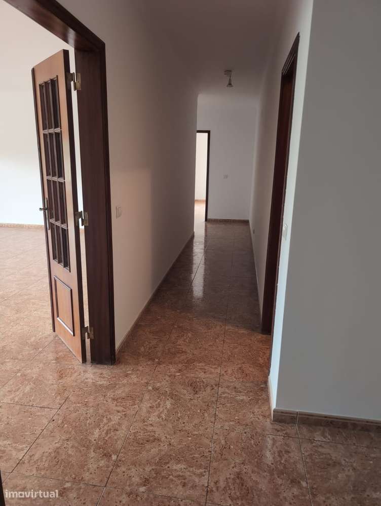 Apartamento T3 com Parqueamento em Benavente-8