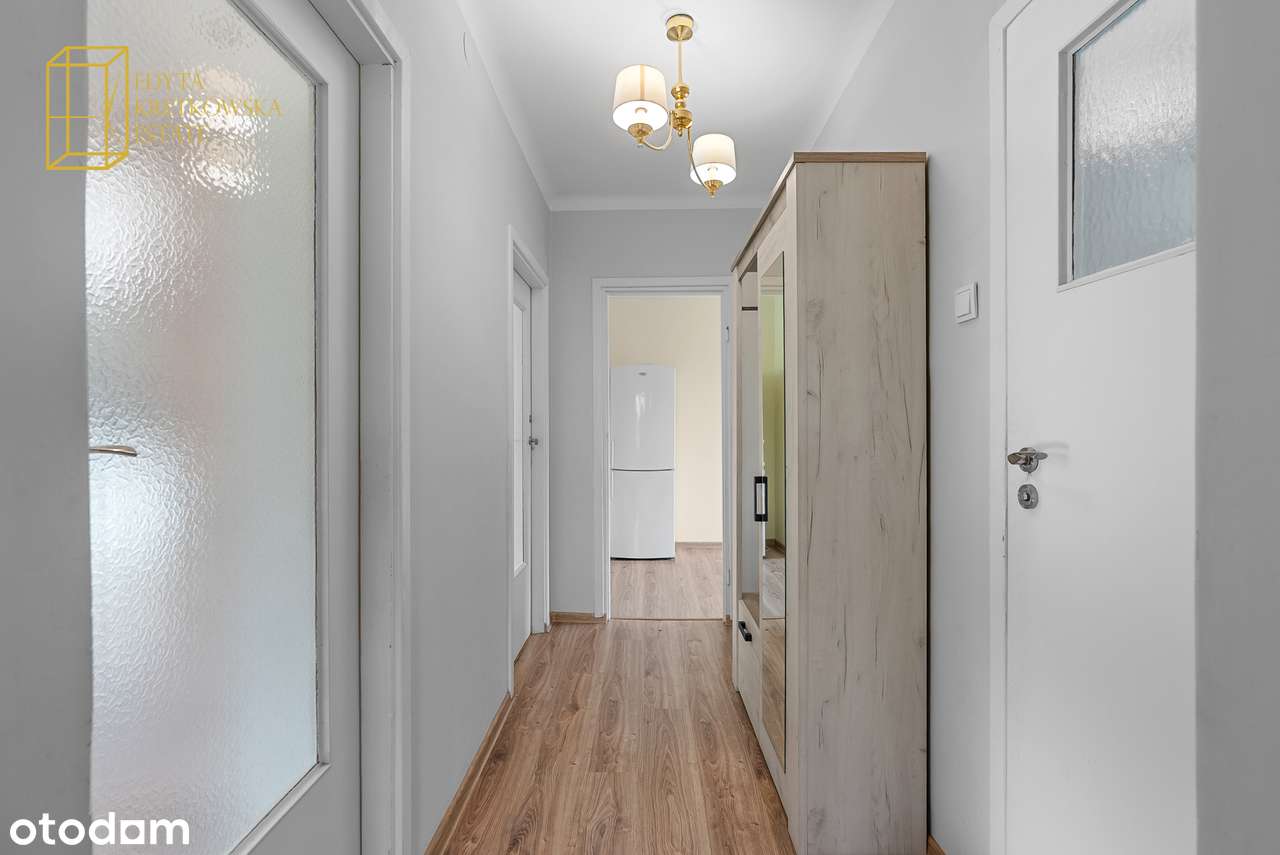 Dom w otoczeniu terenów zielonych-6